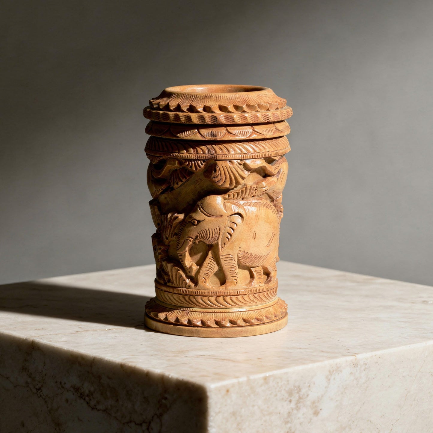 Craft Trade Hand Carved Wooden Pen Holder Desk Organizer, Elephant Design Pencil Holder Cup for Office Home School, Wooden Stationery Storage Box, Desk Decor, Camel Brown