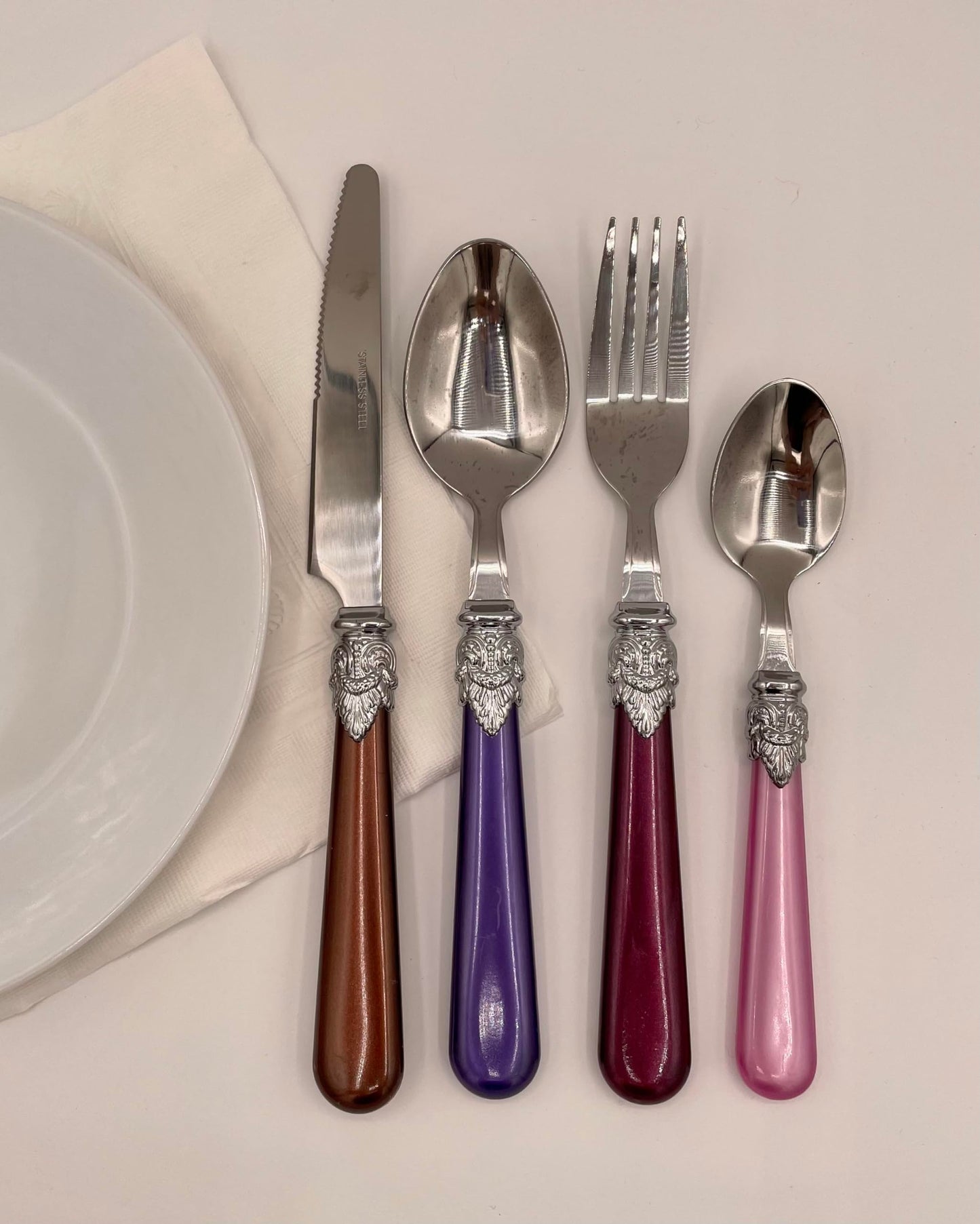 The Original Brink House Gala Mix & Match Stainless Steel Cutlery Set with High-Sheen Baroque Handles / 16 pieces with Metal Stand, Lifestyle utensils set for home, first apartment, dorm, dinner party