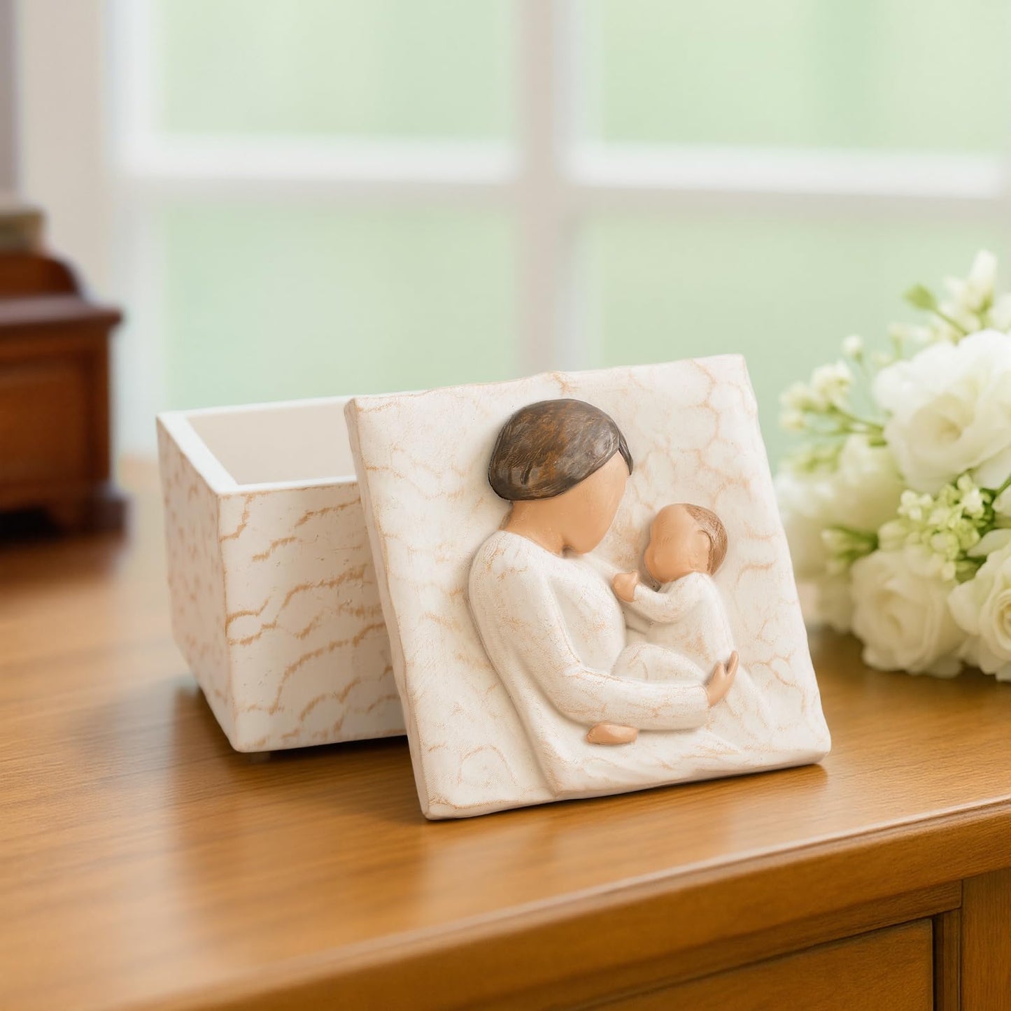 QIANLING New Grandma Gifts Keepsake Box - First Time Grandma Gifts, Mother’s Day Gift for Grandma, Birthday Gifts for Grandmother, Jewelry & Small Treasures Decorative Keepsake Box