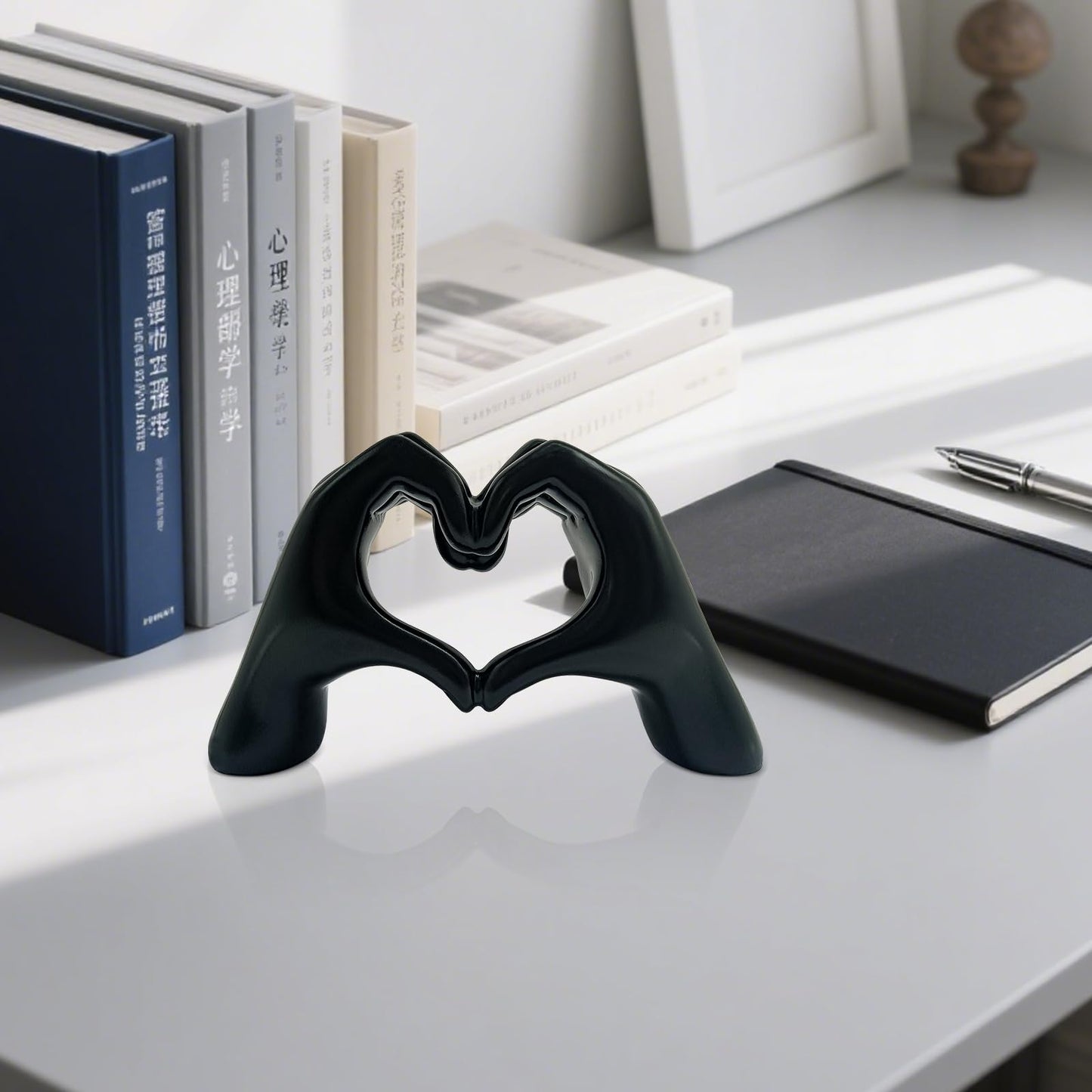 AWAIOY Black Heart Hands Sculpture Medium 6.9" Resin Love Statue, Modern Dark Aesthetic Shelf Decor for Teen Bedroom, Unique Romantic Figurine Gifts for Women Him Art