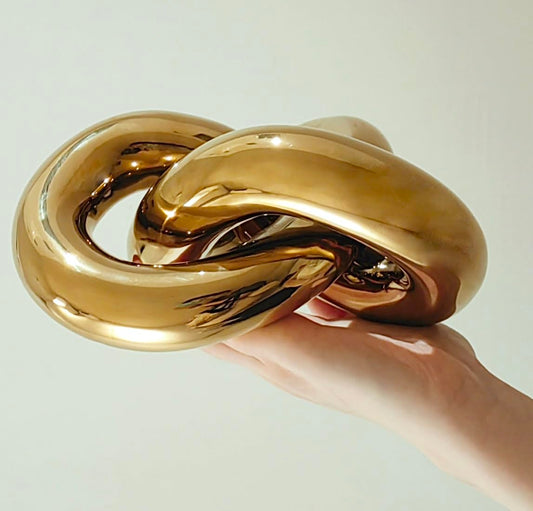 Large Ceramic Gold Knot Statue Décor, Gold Coffee Table Decor, Multi-Angle Abstract Geometric Sculpture Ornament, Modern Home Decor Accents for Living Room, Bedroom, Office