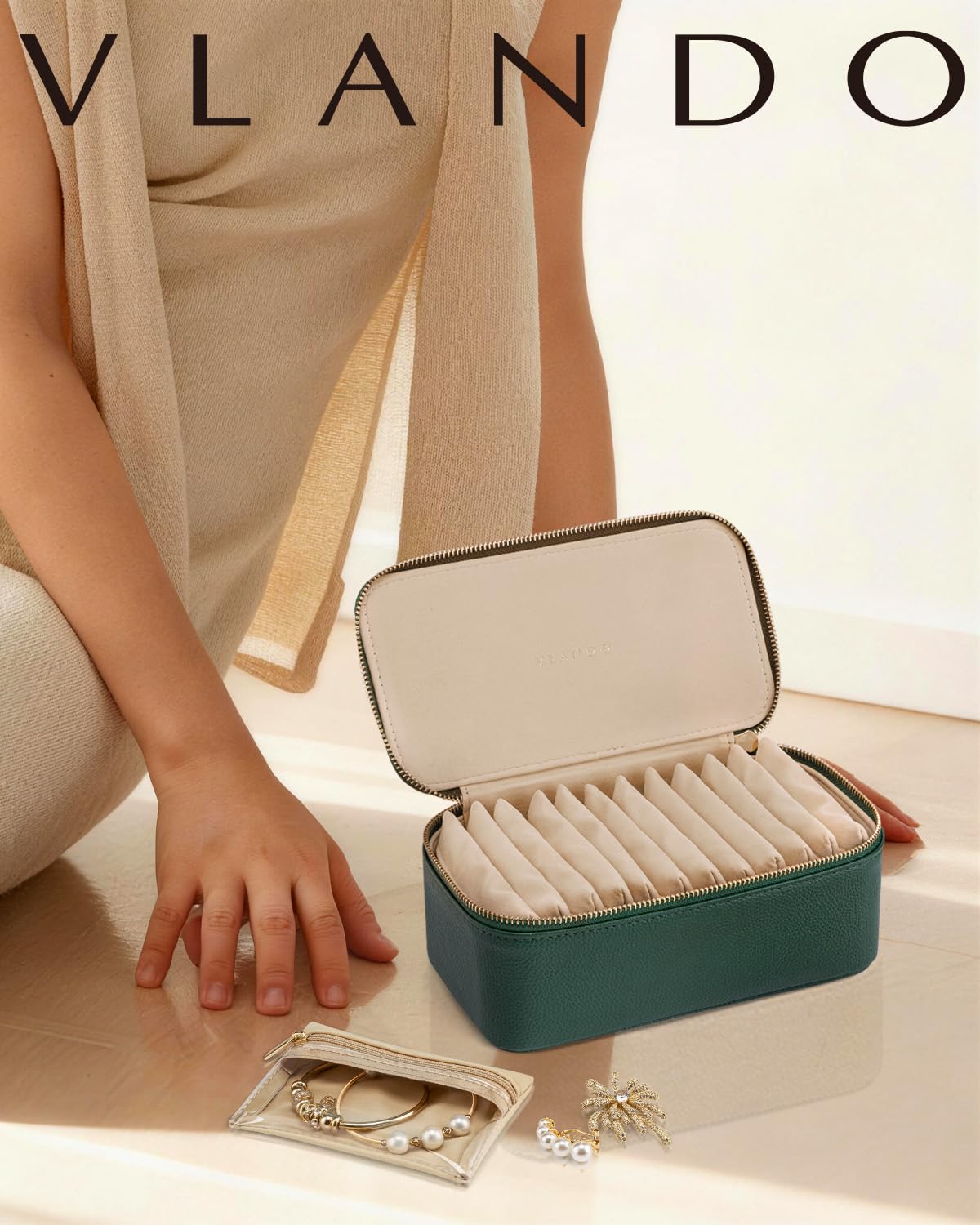 VLANDO Gifts for Teachers,Jewelry Case with 12 Velvet Jewelry Bags Travel Jewelry Organzier for Travelers Necklace Rings Earrings Jewelry Bags Birthday Wedding Gifts (Green)