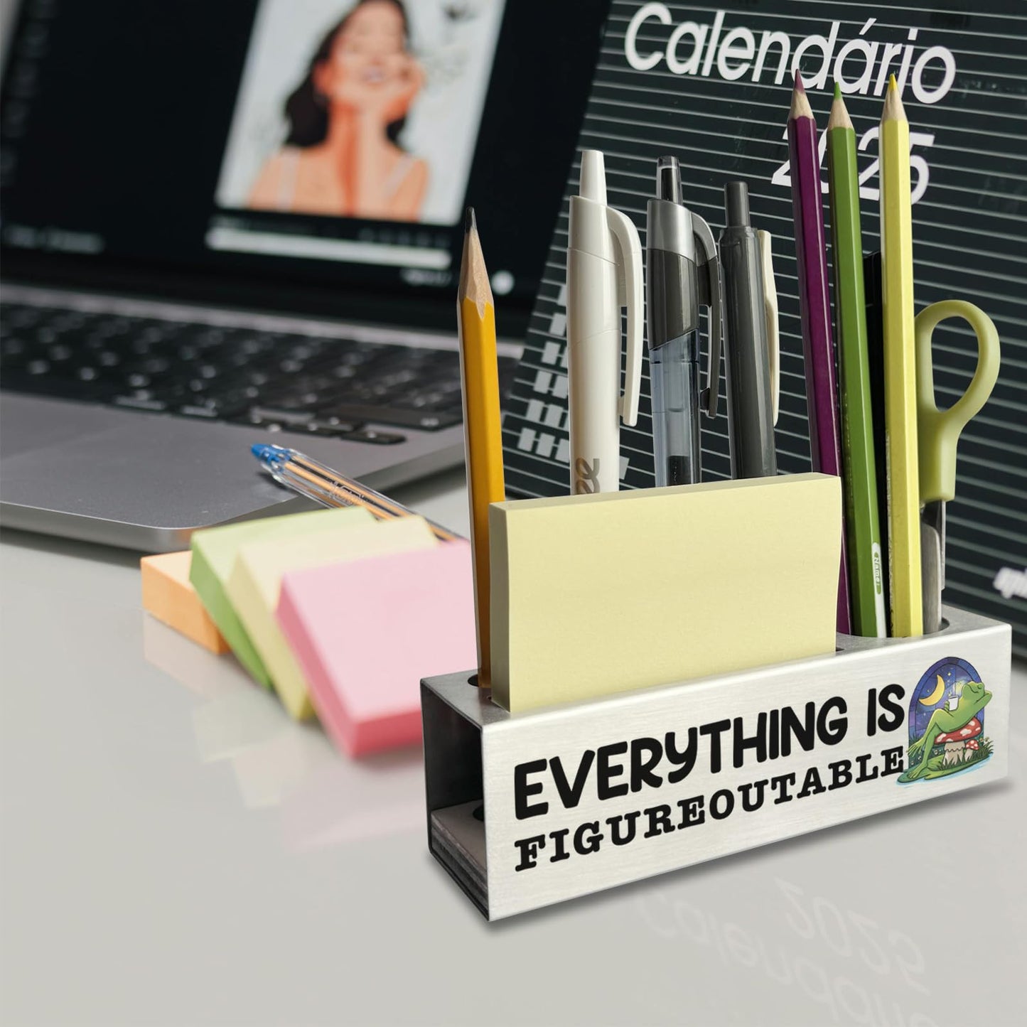wainvniaw Funny Motivation Pencil Holder, Frog Pen Holder, Inspirational, Work Therapy Mental Health Gifts for Coworker Employee Friends Boss Colleague Assistant Office Desk Cubicle Organizer WCC73