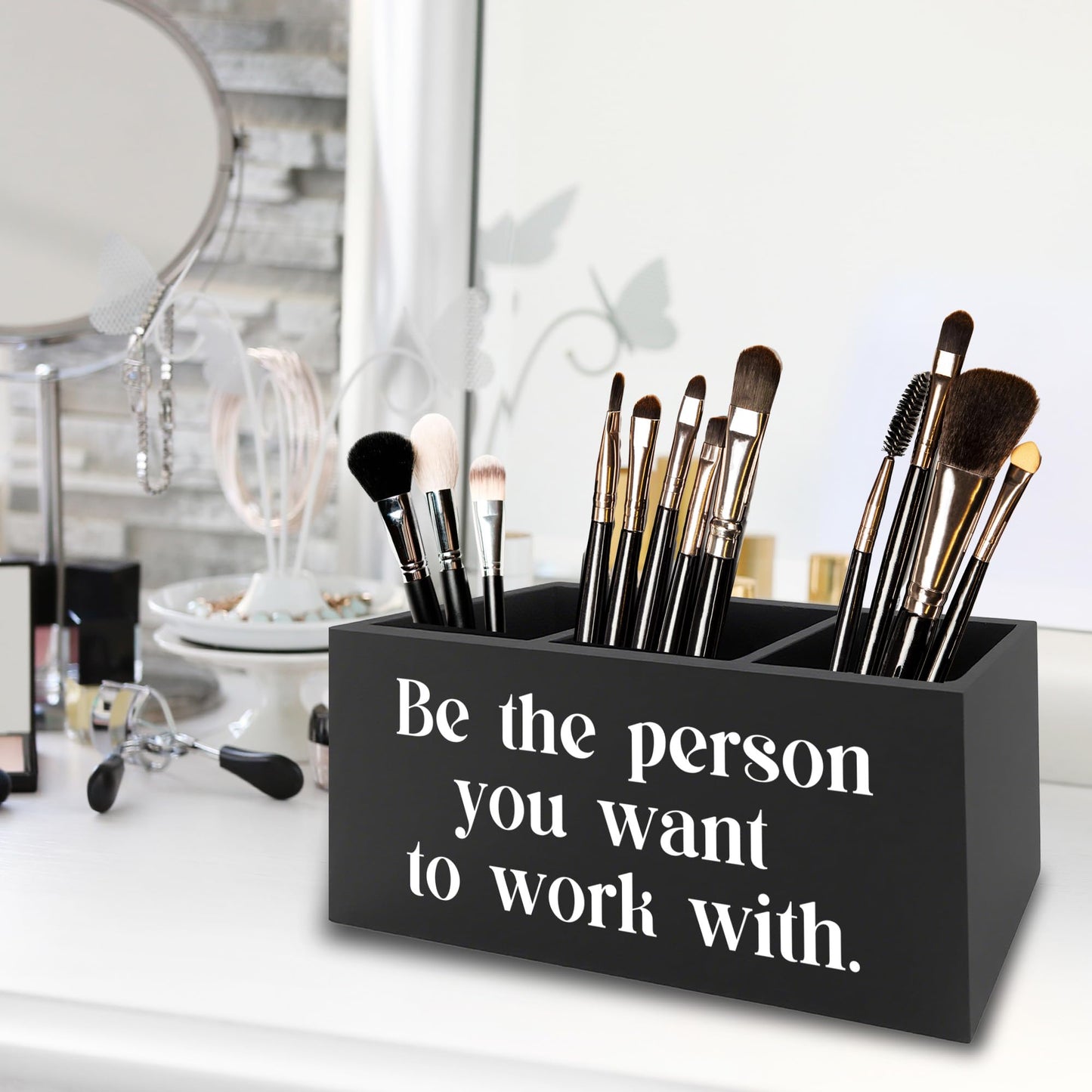 XPH Be the Person You Want to Work with Inspirational Pen Pencil Holder Organizer for Desk, Inspirational Gifts for Women Men, Motivational Wooden Box Sign for Home Office Desk Tabletop Decorations