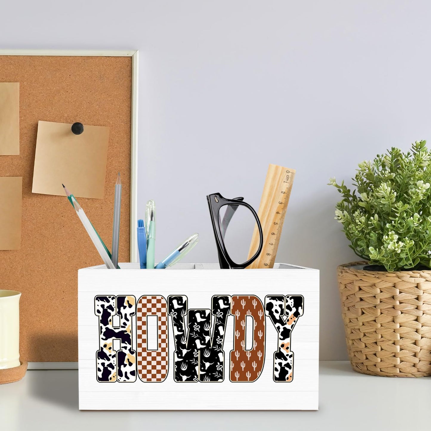 METNBASYY Rustic Western Pen Holder for Desk, Howdy Cowboy Pencil Organizer, Retro Cow Print Checkered Cactus Country Cowboy Western Wooden Box Sign Desk Decor for Home Office Decoration