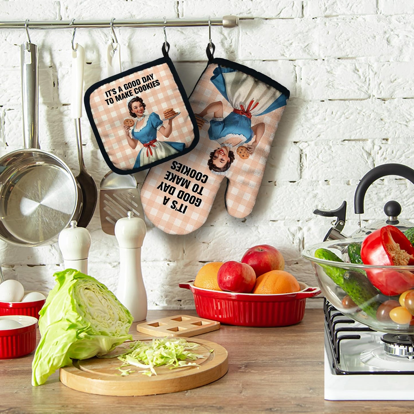 ZHANTUONE It's A Good Day to Make Cookies Funny Heat Resistant Oven Mitts and Pot Holders Set with Silicone Non-Slip, Vintage Lady Cookie Lovers Baking Gadgets, Gifts for Bake Lover Hostess Mom Wife