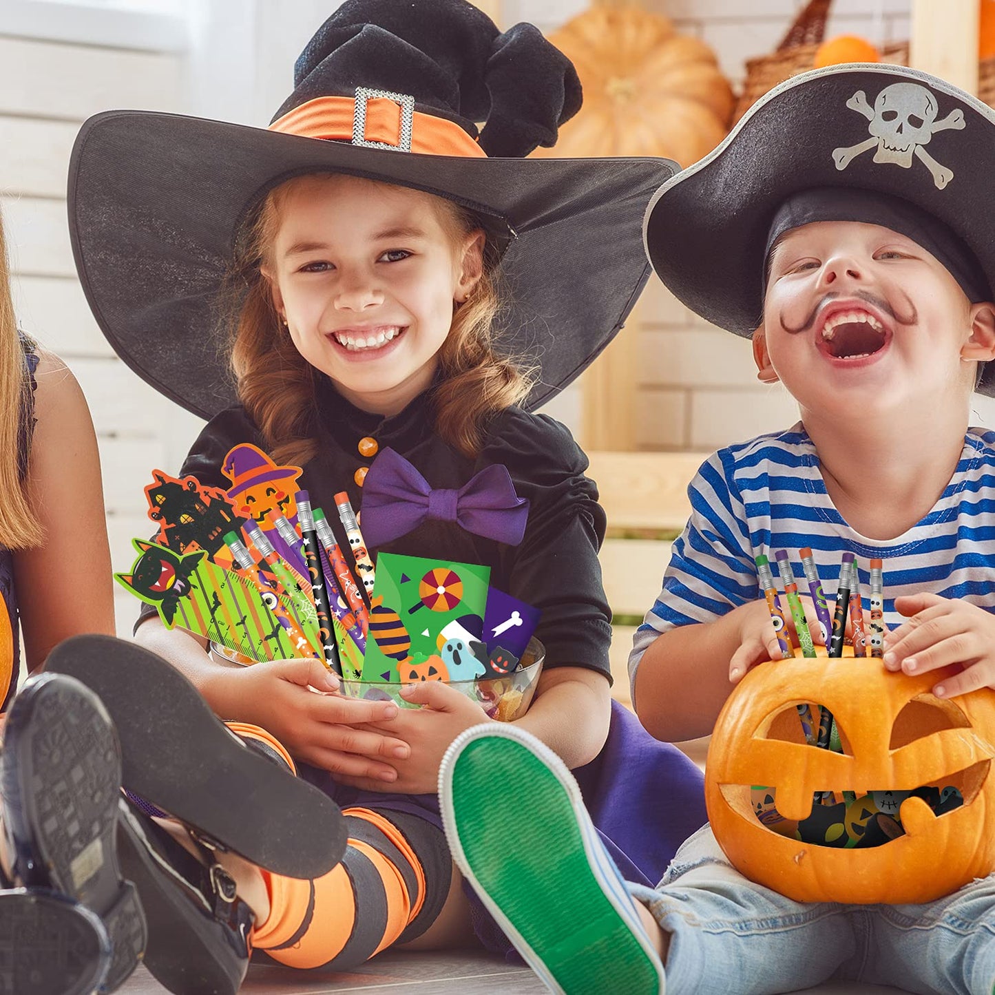 SpringFlower 168pcs Halloween Party Favors For Kids, Halloween Stationery set , Halloween Goody Bag Fillers including Pencil, Eraser, Ruler, Notepad, Stamper, Sticker For Trick or Treat
