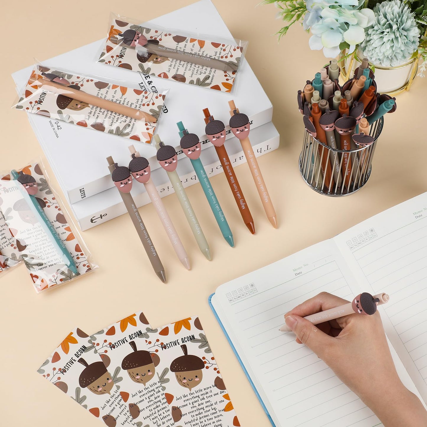 Saypacck 30 Set Thanksgiving Gift Bulk for Coworkers Positive Acorns Ballpoint Pens with Inspirational Positive Cards Emotional Appreciation Fall Gifts for Staff Friend Office Supplies Party Decor
