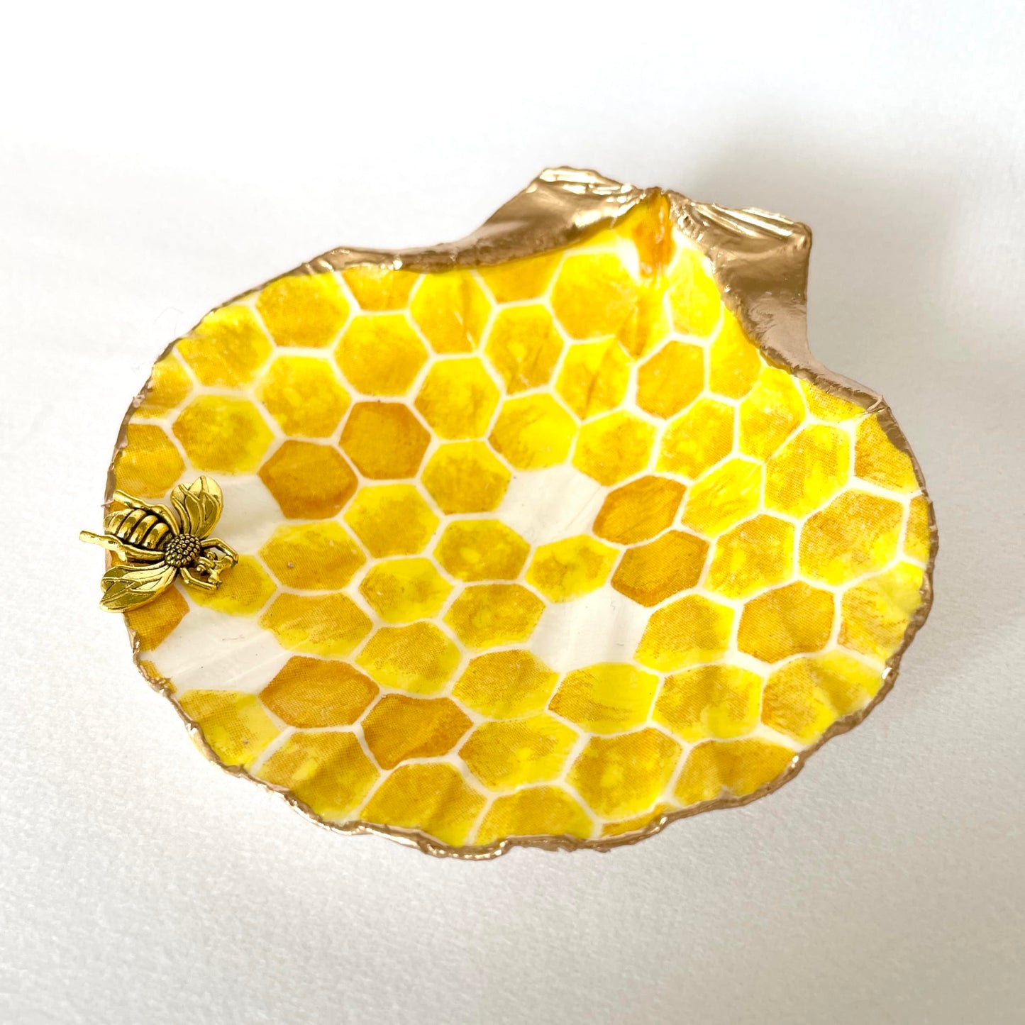 Honeycomb Bee Trinket, Handmade Thoughtful Gifts for Mom, Organic Jewelry Storage Organizer Tray Room-Décor Trinket, Ring Dish for Mother/Women