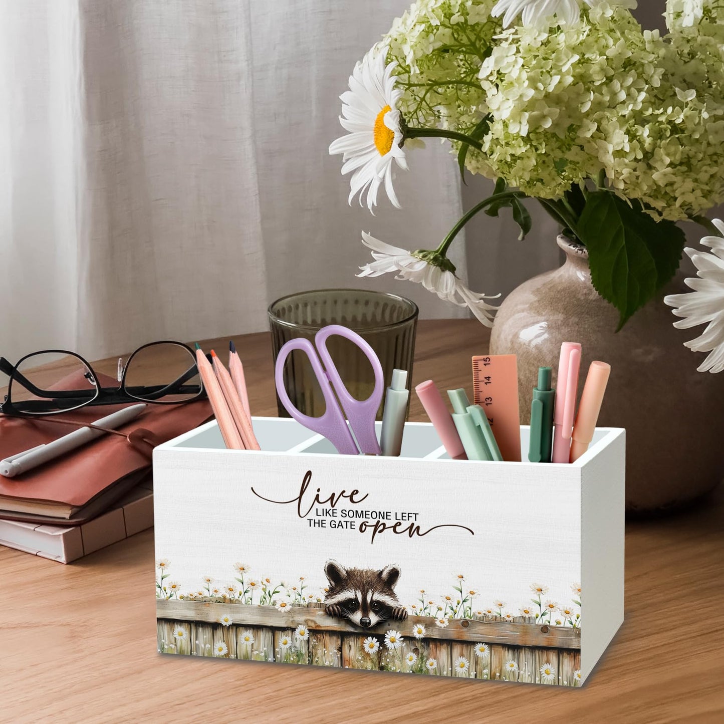 DILSJ Raccoon Inspirational Pen Pencil Holder Organizer For Desk, Raccoon Gifts, Rustic Floral Live Like Someone Left The Gate Open Wooden Box Signs For Home Office Desk Tabletop Decoration