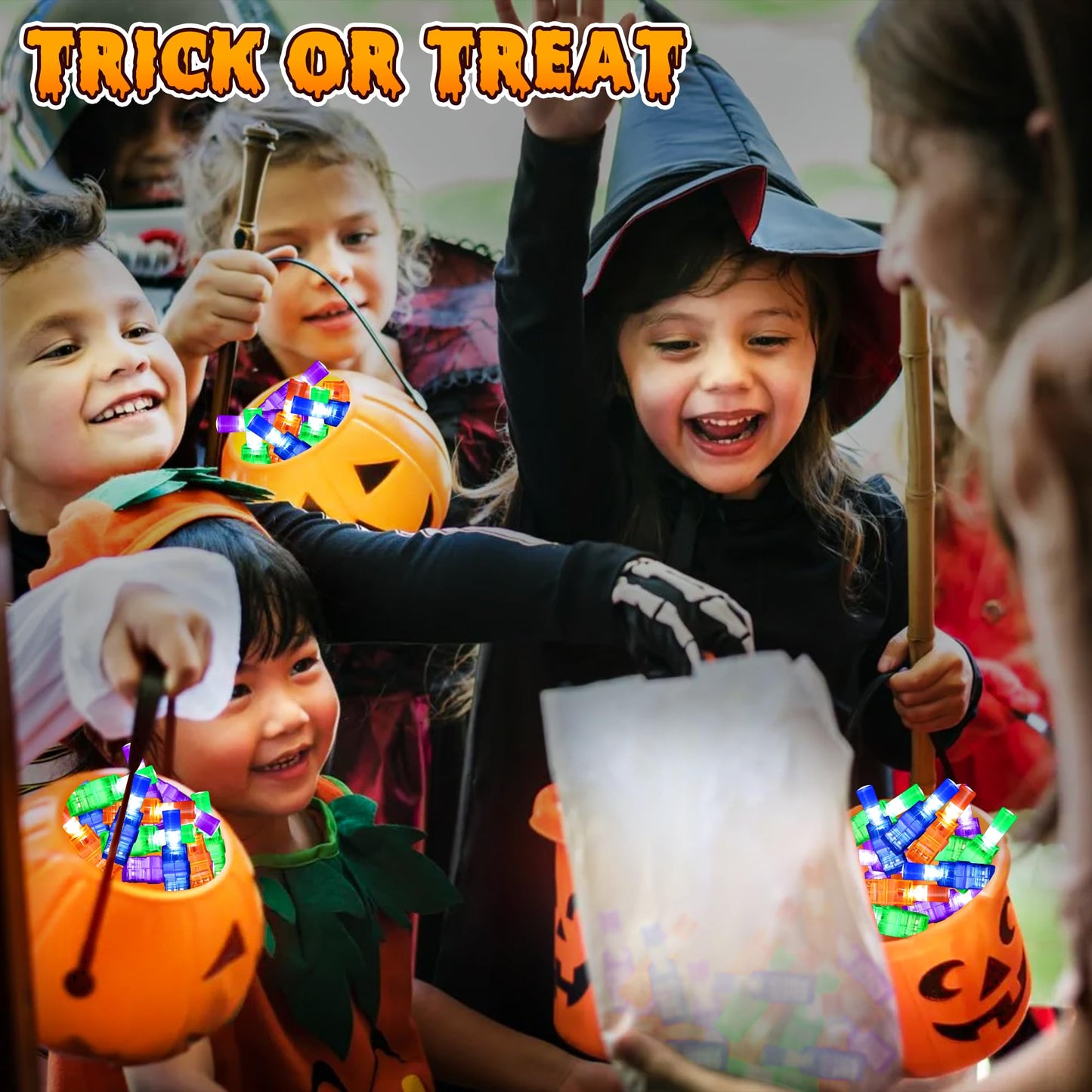 Malhaii Halloween Party Favors, 40 Finger Lights for Kids Halloween Goodie Bag Fillers Basket Pinata Stuffers Light Up Hallo ween Toys Bulk Party Favor bag Treats Non Candy Classroom Prizes Supplies
