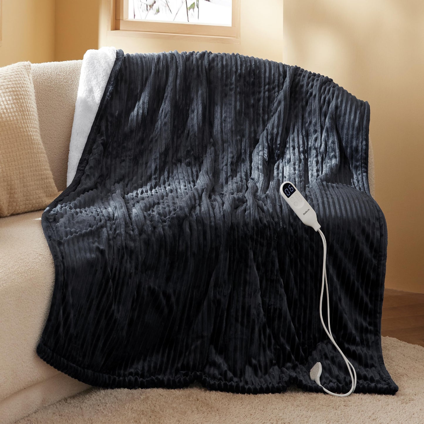 Bedsure GentleSoft Heated Blanket Throw - Soft Ribbed Flannel Electric Blanket, Heating with 6 Time Settings (Up to 10H), 6 Heat Settings & 8Hr Timer Auto Off, Gifts for Grandma (50x60 inches, Black)